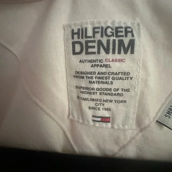 Hilfiger Denim Pink Graphic Tee Short Sleeve size Small - Picture 2 of 5
